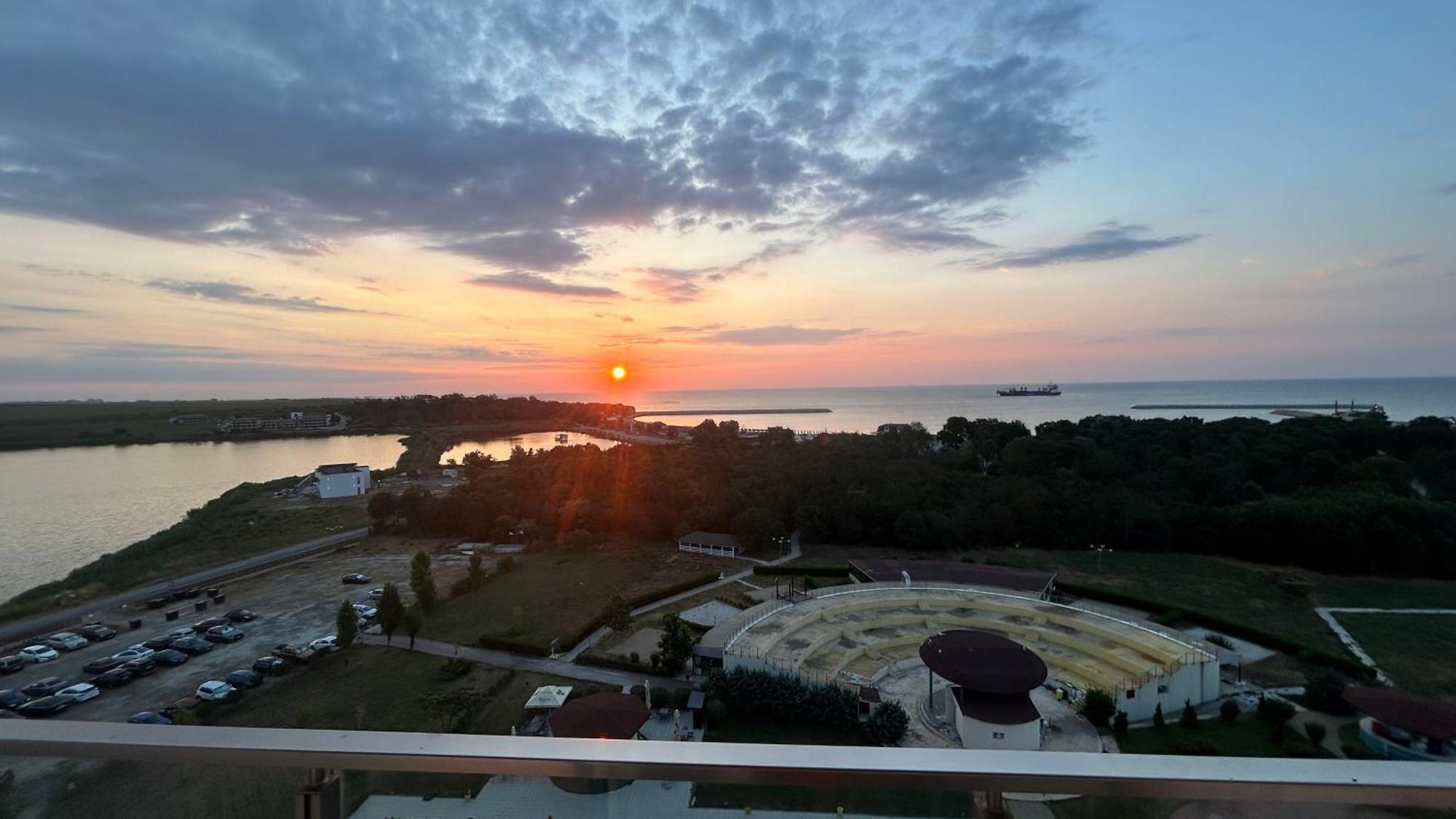 Black Sea View Aparthotel Olimp Bagian luar foto